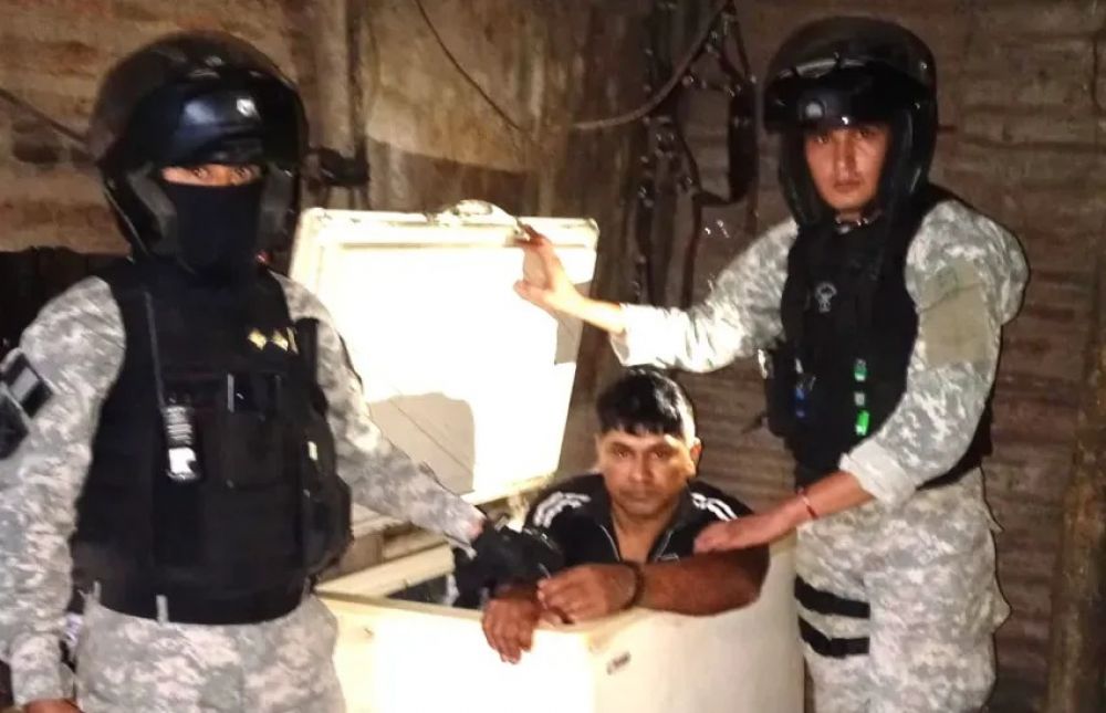 Prófugo: lo atraparon oculto en un freezer