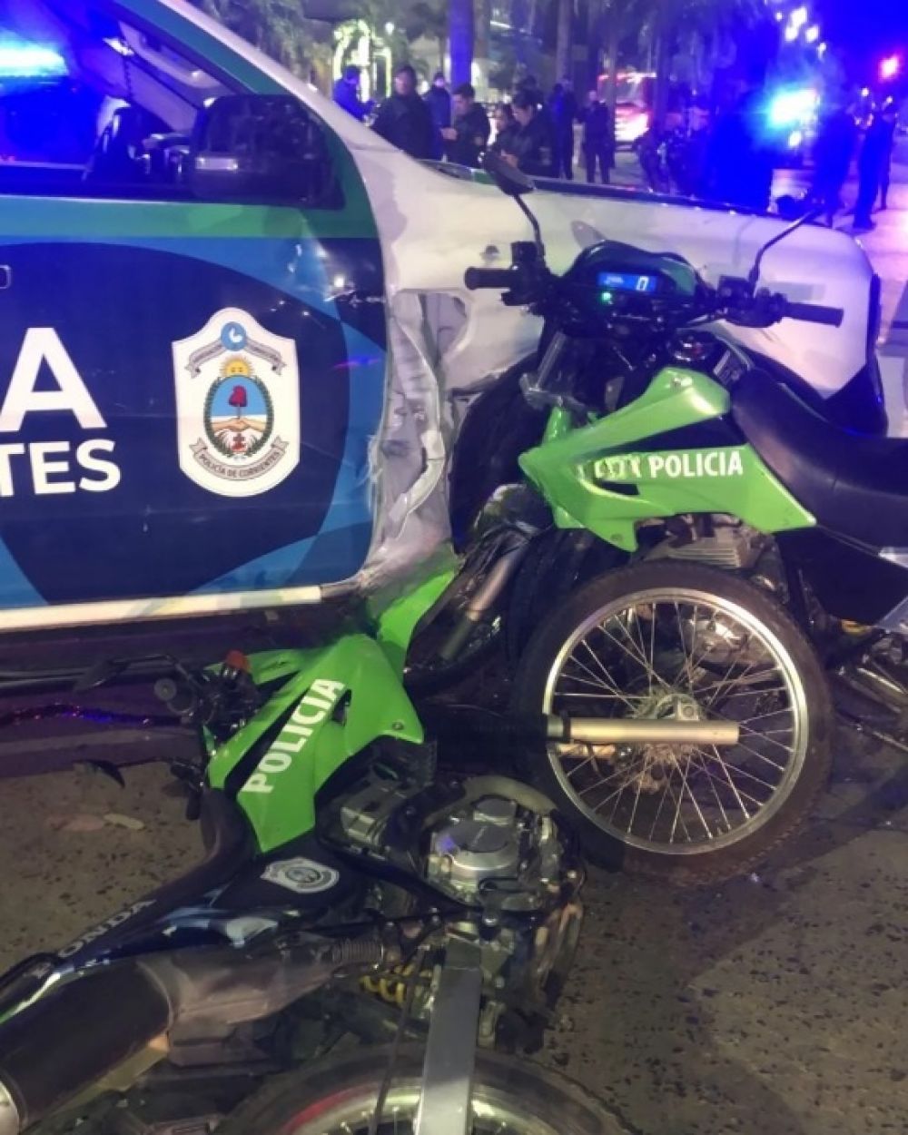 Policías chocaron en plena persecución