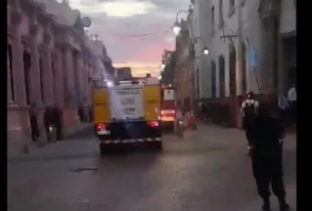 Incendio en oficinas del Ministerio de Hacienda de Corrientes: solo se registraron daños materiales