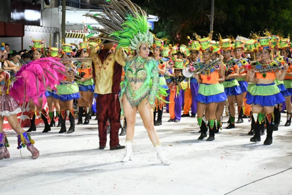 Fin de semana con propuestas de carnaval barrial, música electrónica y patio cervecero