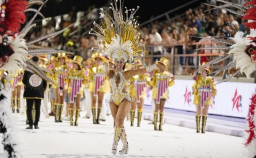 Desfilan las primeras comparsas del interior en el Carnaval Provincial
