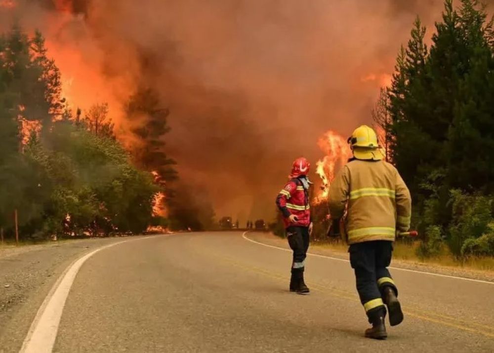 Incendios forestales: el Gobierno firma el DNU que declara la Emergencia Ígnea en la Patagonia