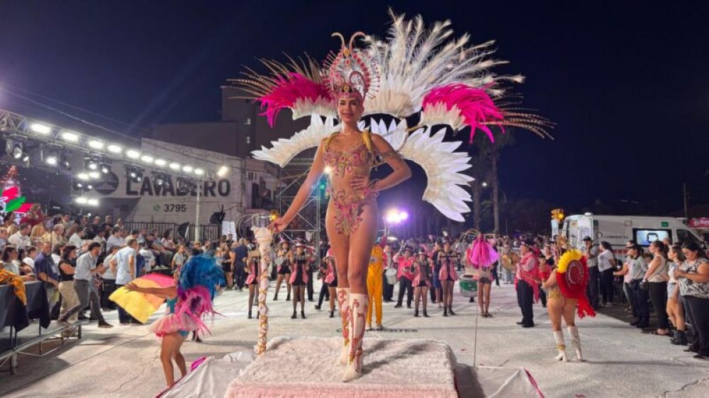 El Ba帽ado Norte se visti贸 de fiesta para el inicio de los Carnavales Barriales