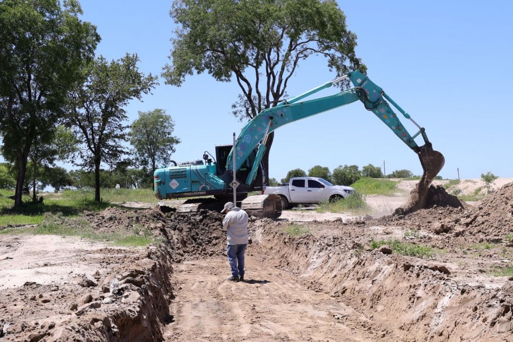 Trabajos pluviales en canales y tuberías en el barrio Perichón de Capital