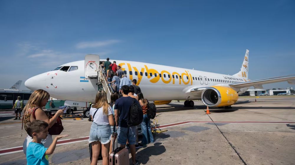 El Gobierno sanciona a Flybondi por cancelar vuelos