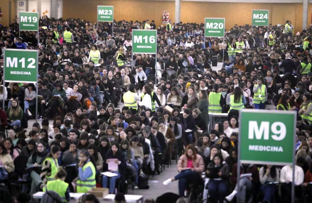 Adjudicaron el 81% de las vacantes de residencias tras el polémico examen: las especialidades más y menos elegidas