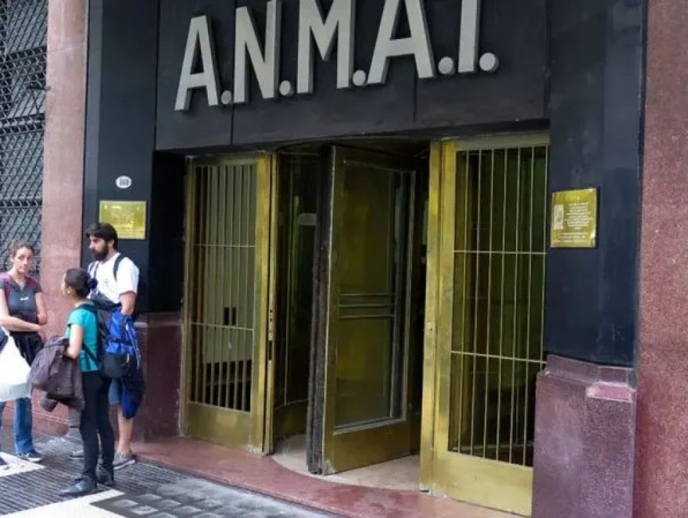 ANMAT prohibió la venta de una reconocida golosina y una serie de productos "keto"