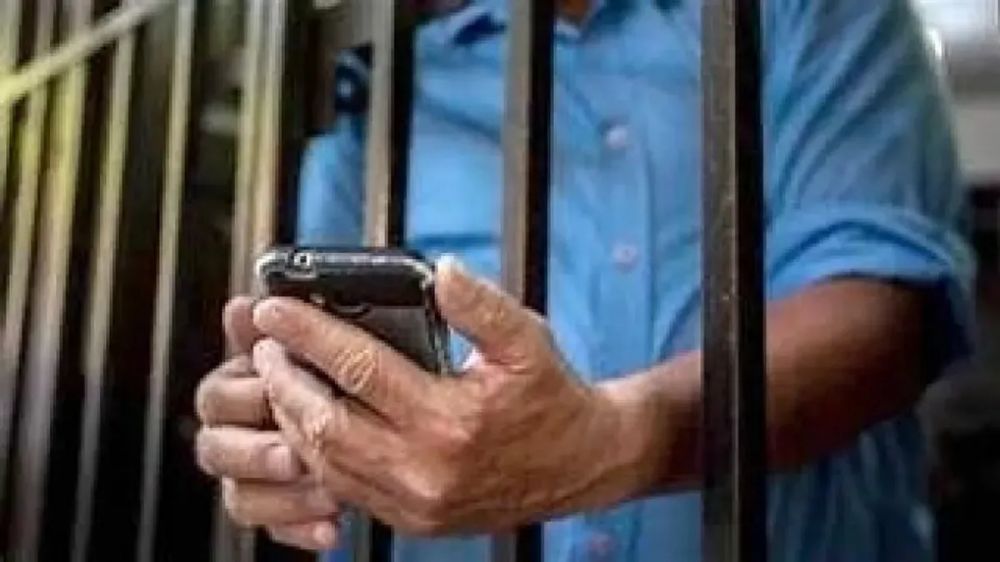 Detenidos ya no podrán tener celular ni cobrar planes