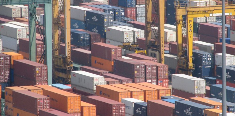 Desregulan la importación y exportación de alimentos