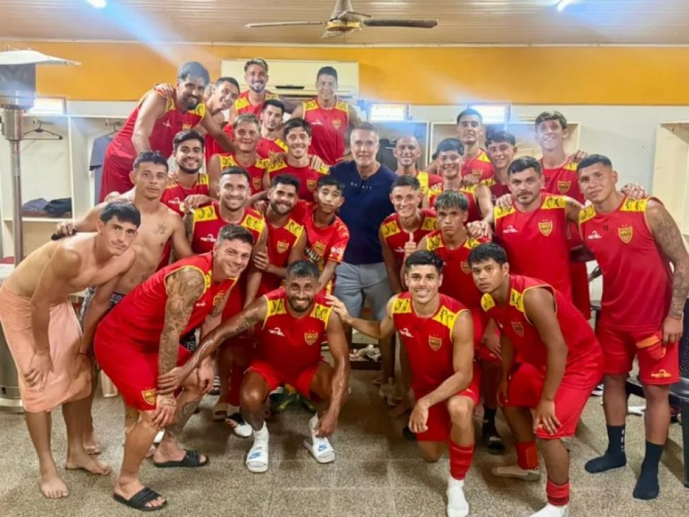 Gabriel Batistuta presente en el partido amistoso de Boca Unidos