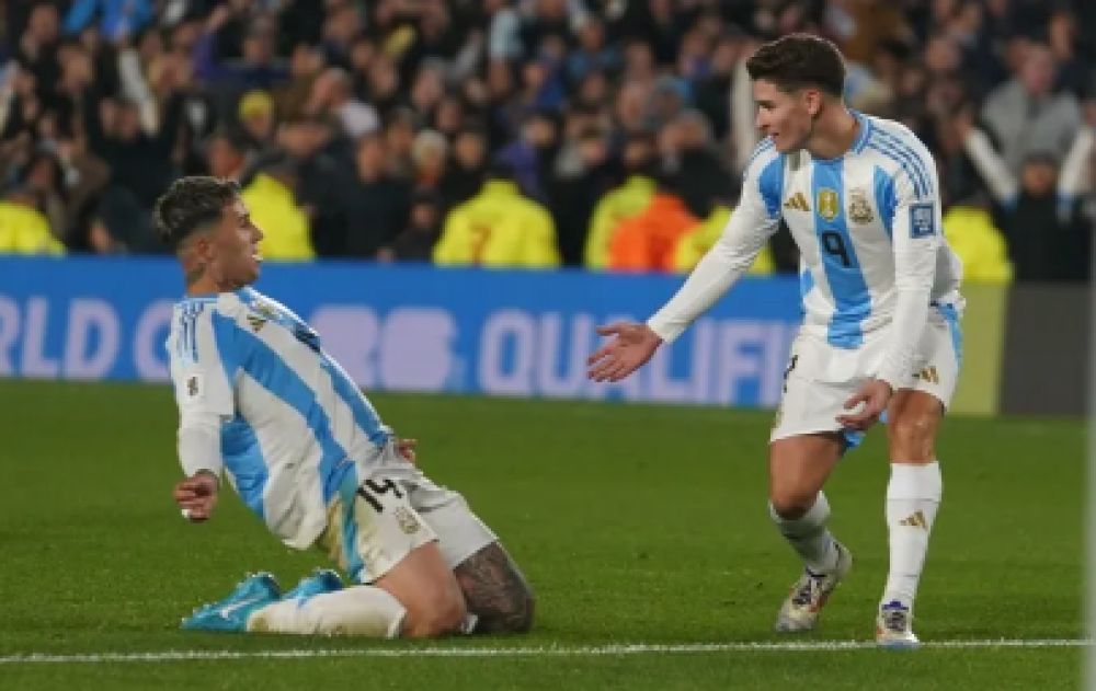 La Selección le ganó 3-0 a Chile y se mantiene como líder de las Eliminatorias
