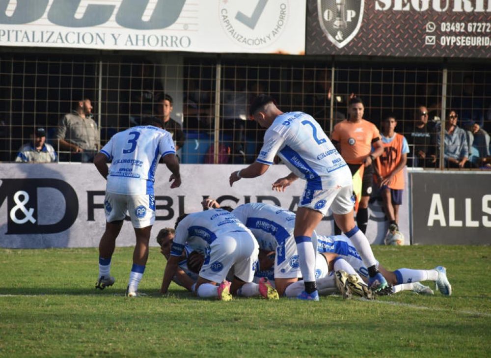 Boca Unidos perdió y sigue último