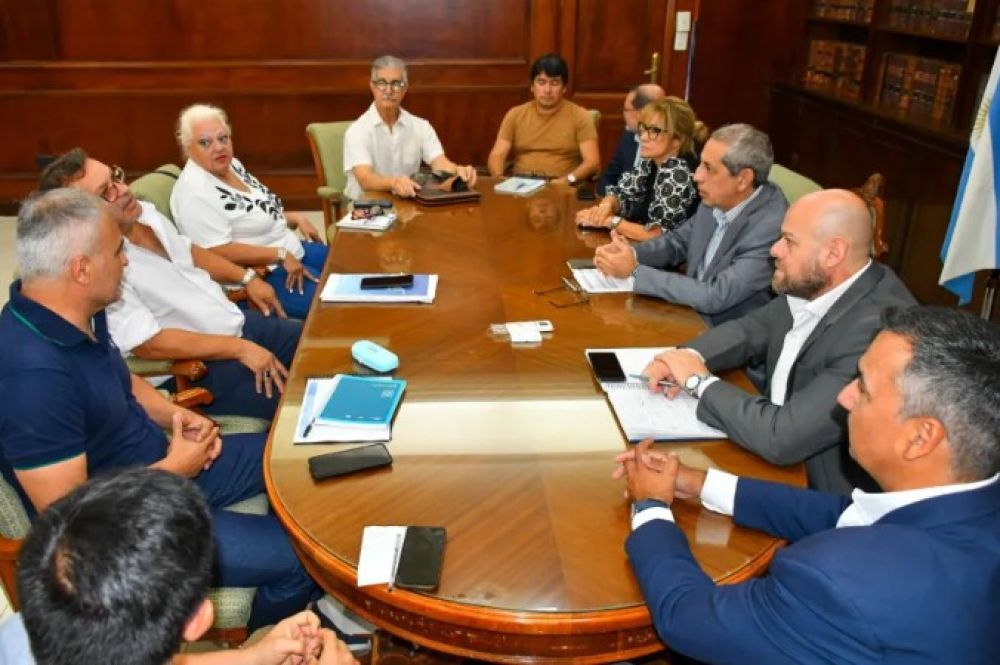 El martes continuará el diálogo de sindicatos docentes con las autoridades