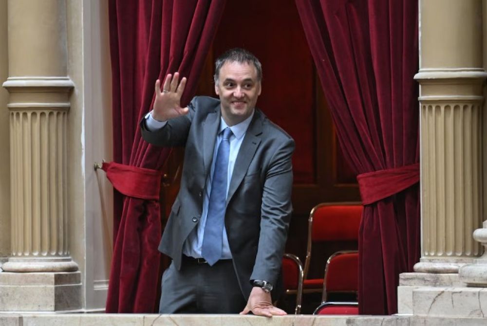 El Gobierno designó a Manuel Adorni al frente del Directorio de YPF en reemplazo de Guillermo Francos