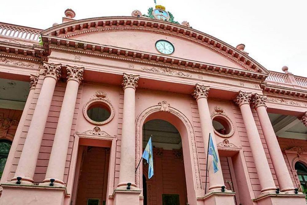 Valdés dispuso asueto administrativo y ferias de verano para la Administración Pública