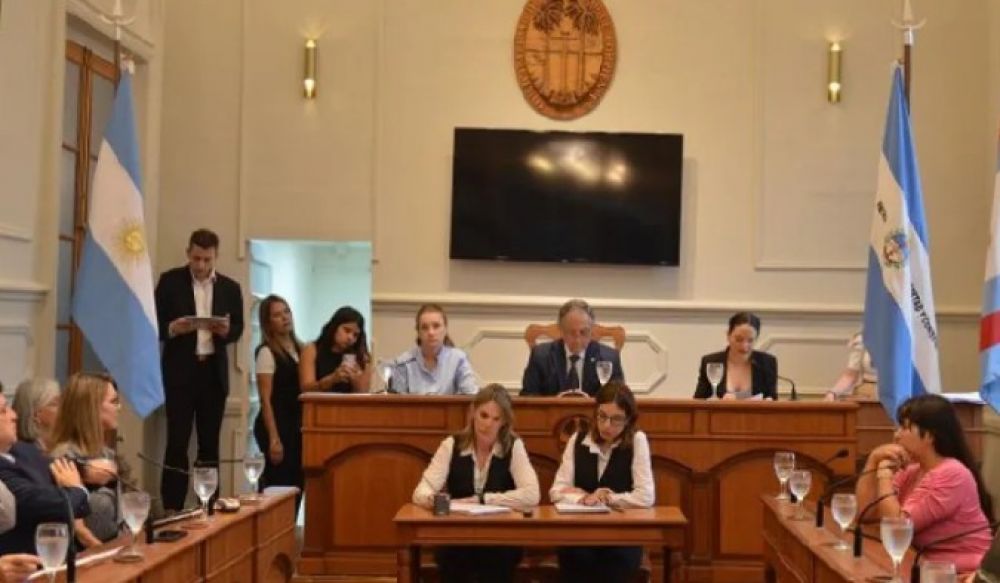 El Concejo formaliza su renovación y votará conducción