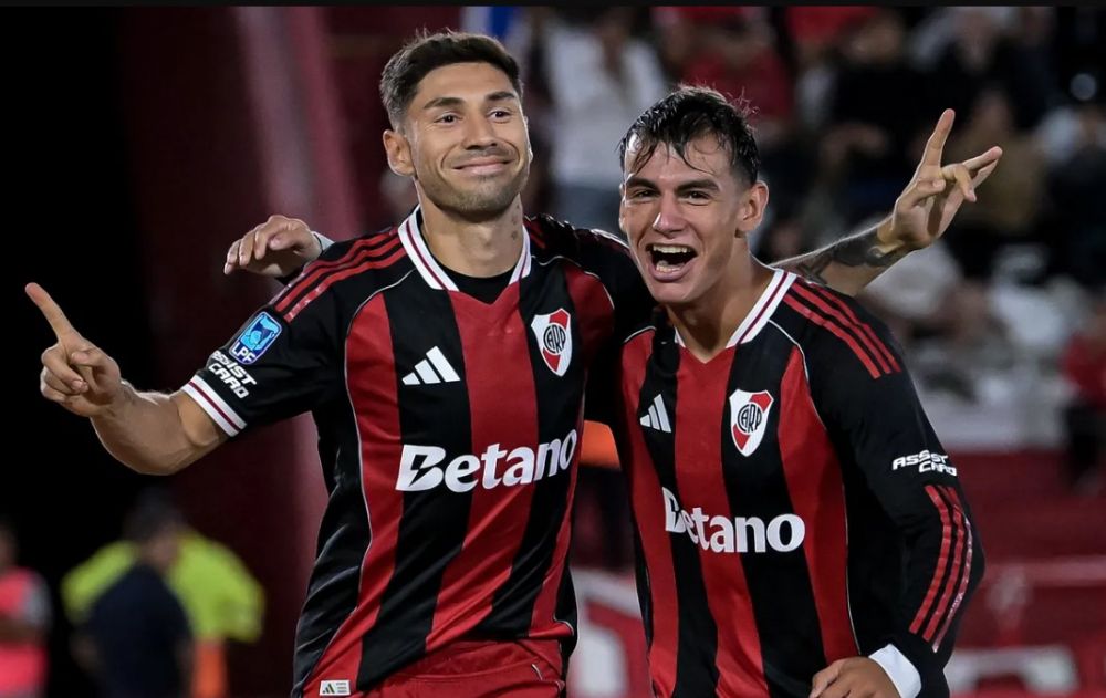 En el debut de Eduardo Coudet como DT, River le ganó 2-1 Huracán en Parque Patricios por el Torneo Apertura