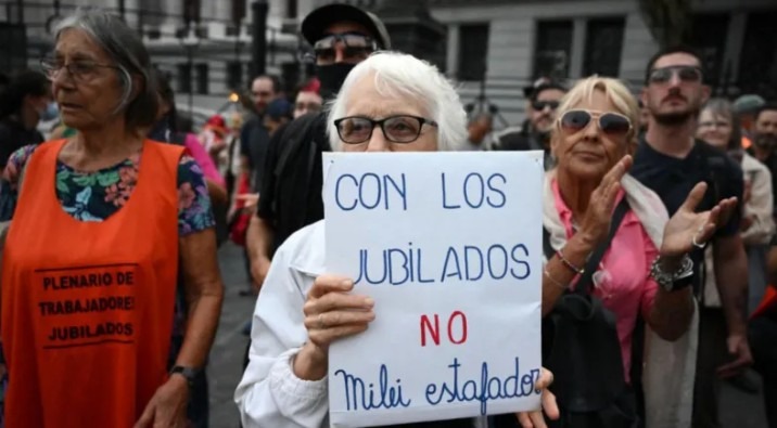 Jubilados y pensionados: el Gobierno confirmó el bono de $70.000, que no actualiza monto desde 2023