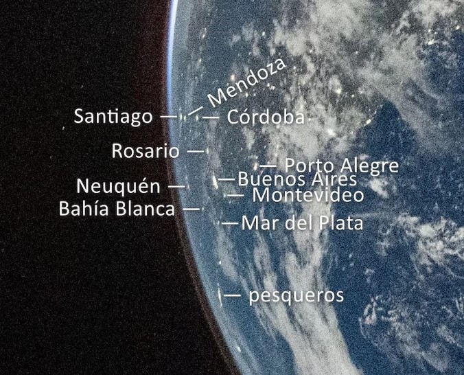 Las fotos del Artemis delatan la masiva presencia de buques chinos pescando al borde del Mar Argentino