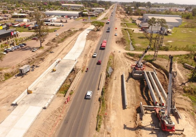 Reconocen que la paralización de obras en la Autovía 12 es por falta de pagos a las empresas