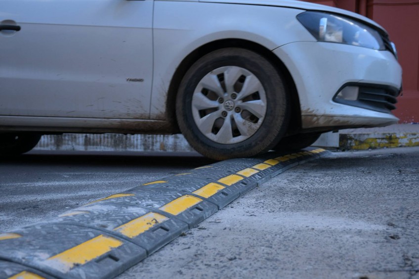 El Municipio realiza mantenimiento e instalación de reductores de velocidad