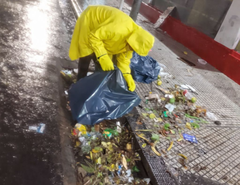 Intenso operativo de limpieza tras el temporal que superó los 100 milímetros de agua caída en una hora