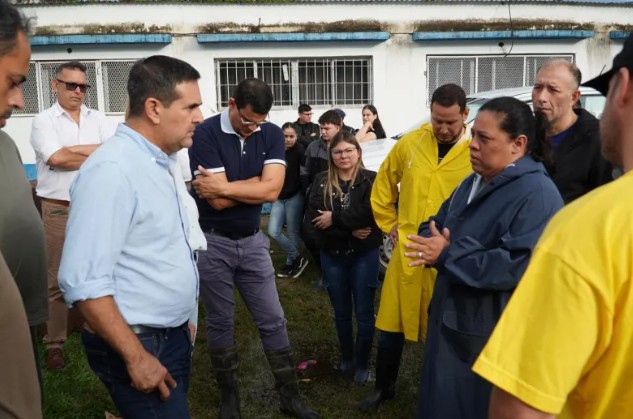 El Gobierno brinda asistencia a las familias evacuadas en Esquina