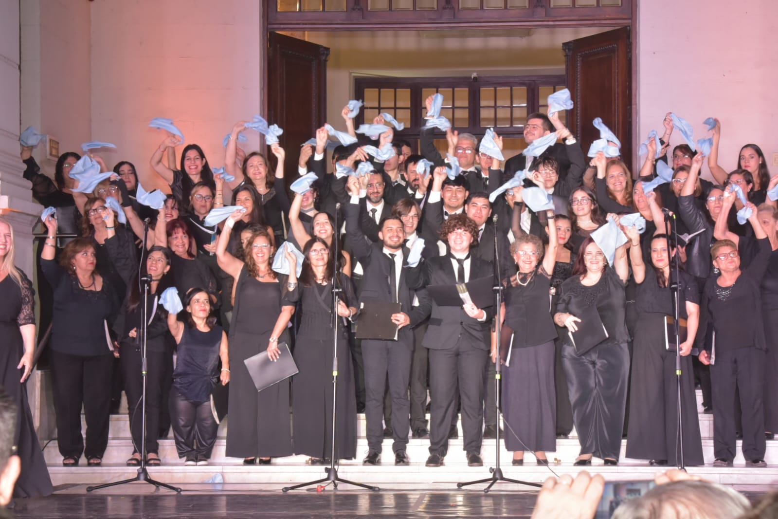 Corrientes celebró su identidad con un espectáculo que unió arte, fe y tradición