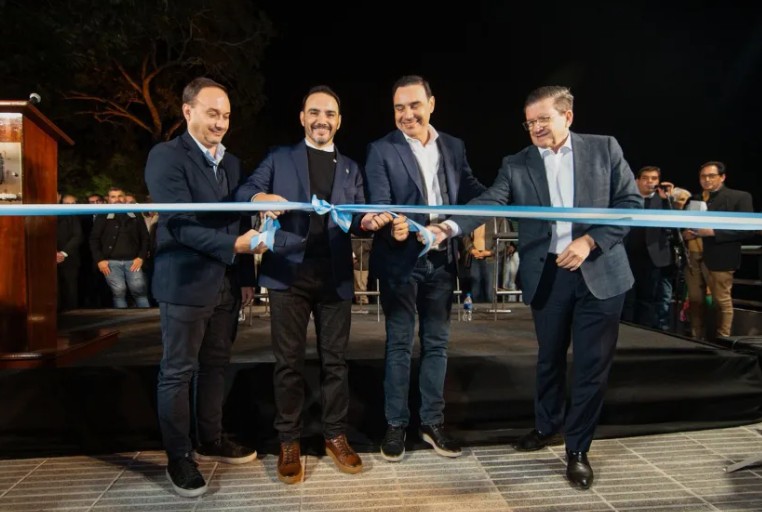 El gobernador inauguró la costanera de Goya y habló de la ampliación de la obra