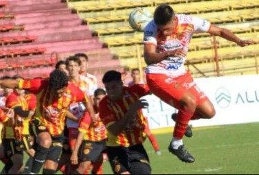 Boca Unidos empató con Sarmiento y sumó un punto en Resistencia
