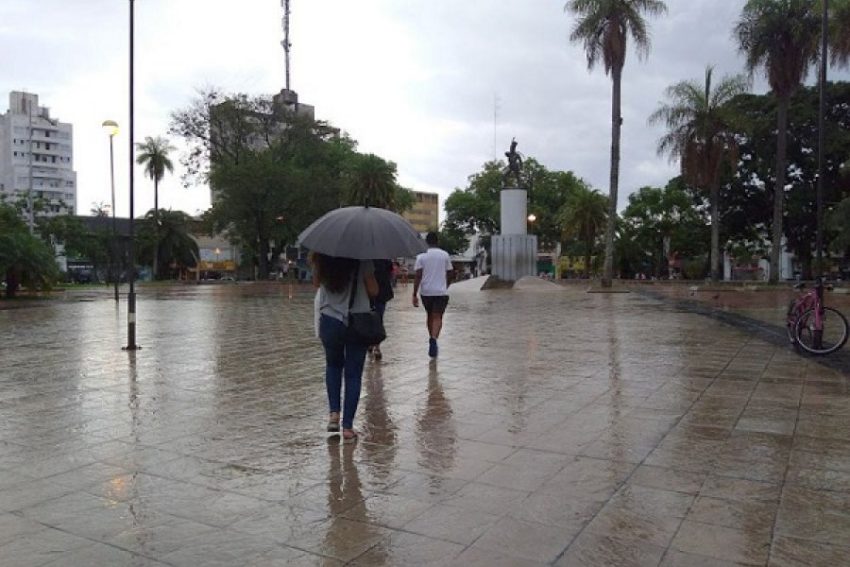 Advierten por fuertes ráfagas y un marcado descenso de temperatura en Corrientes y la región