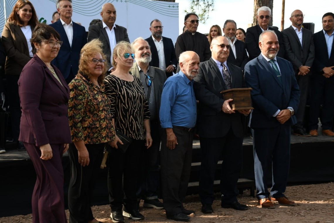 Acto en Laguna Brava, un barrio que amalgama la historia patria y un promisorio futuro turístico