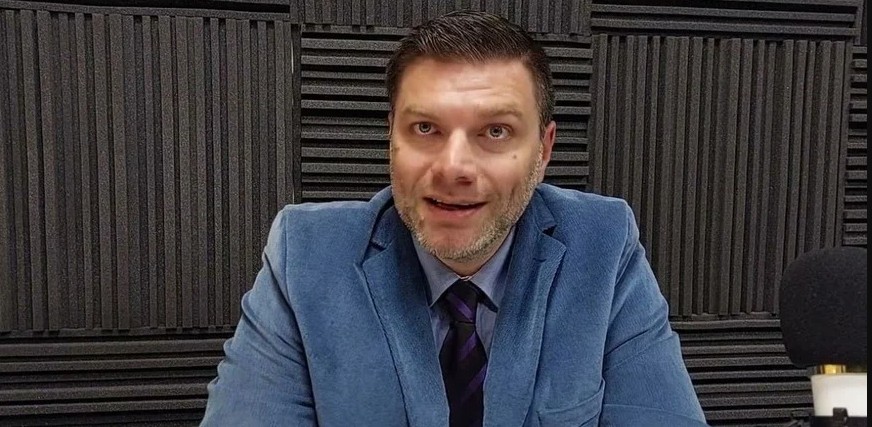 Indignación por la prisión domiciliaria y la posibilidad de que siga ejerciendo como abogado