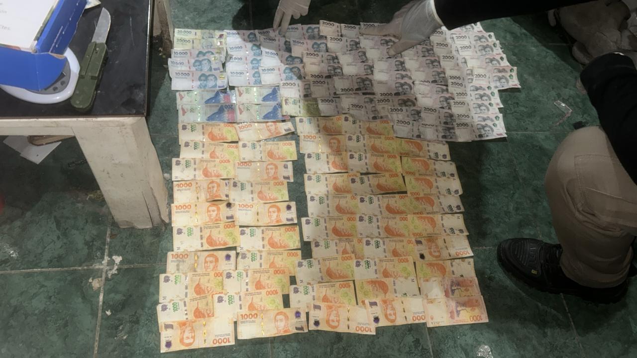 Golpe al narcotráfico: Allanaron una vivienda y secuestraron dosis de cocaína y marihuana