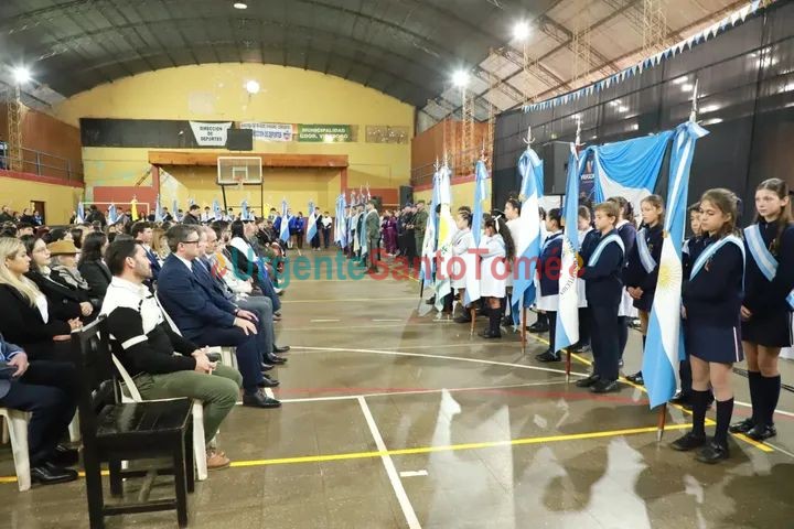 Virasoro conmemoró el 25 de Mayo con acto patrio en el Gimnasio Municipal