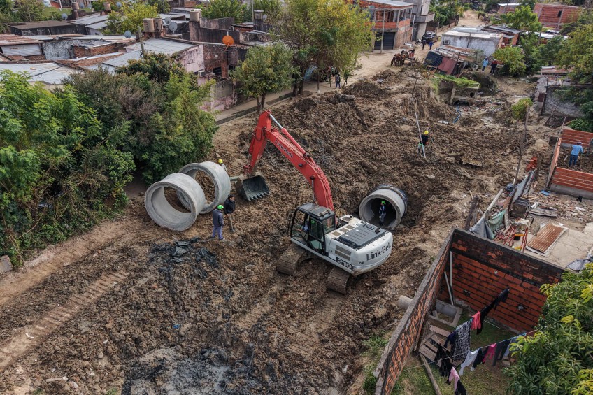 Agilizan la reconstrucción y entubamiento del canal Santo Domingo, en el Sol de Mayo