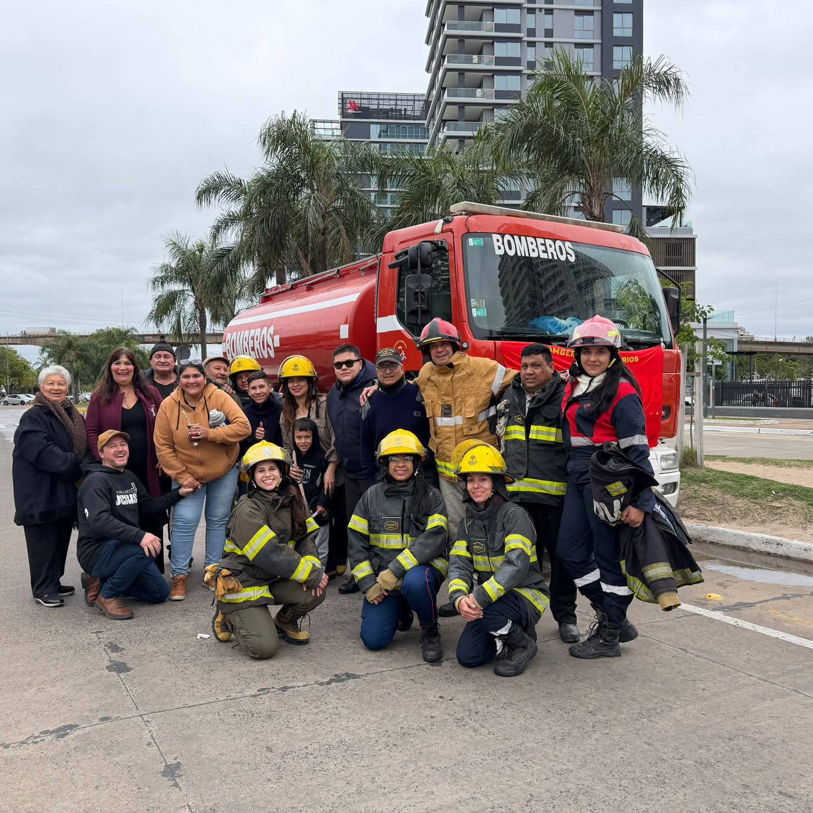 Bomberos Voluntarios de Capital con nueva unidad y recorrida por la costanera