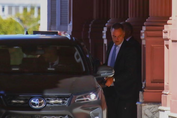 Renunció Manuel Adorni