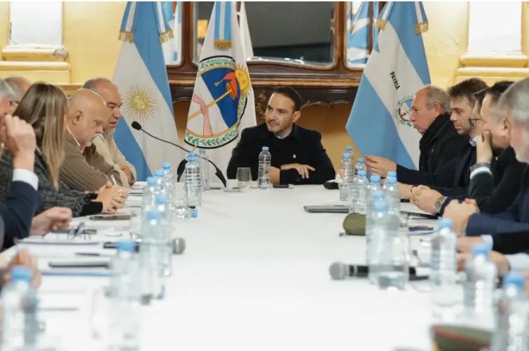 Valdés convocó a la Junta Provincial de Defensa Civil ante los pronósticos de El Niño