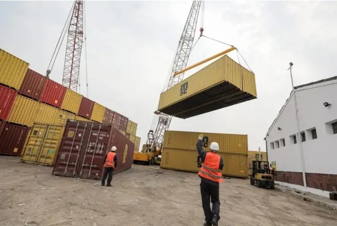El puerto de Corrientes mueve más de 500 contenedores al mes 
