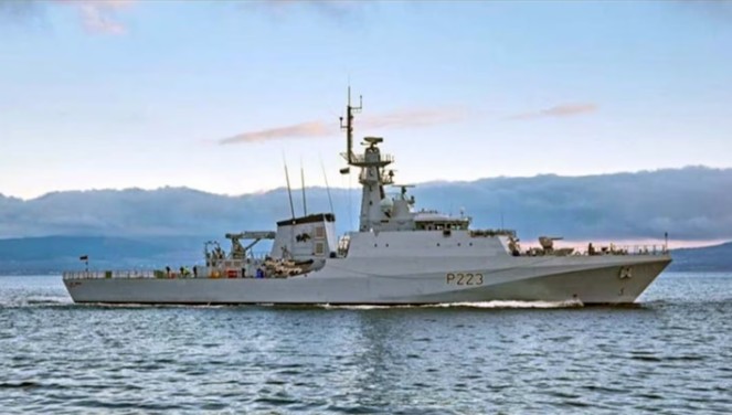 Aseguran que un buque de guerra británico navegó por aguas argentinas sin permiso y evalúan un reclamo diplomático