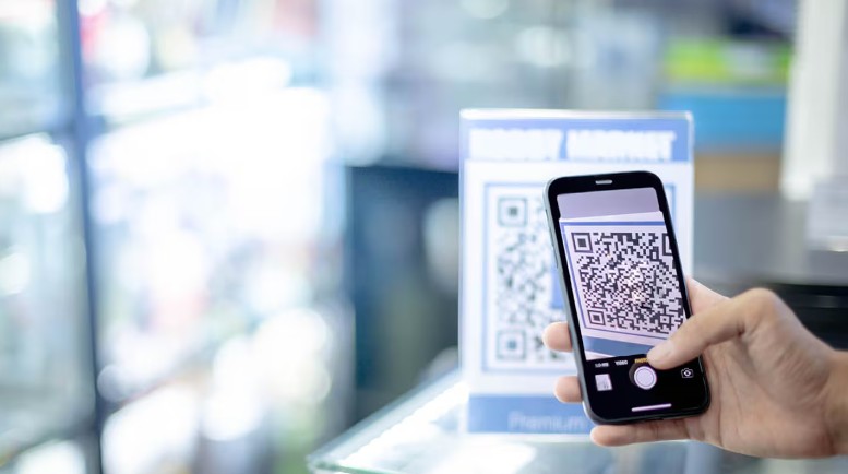 Ocho de cada 10 argentinos ya pagan con el celular y las billeteras digitales superan al efectivo