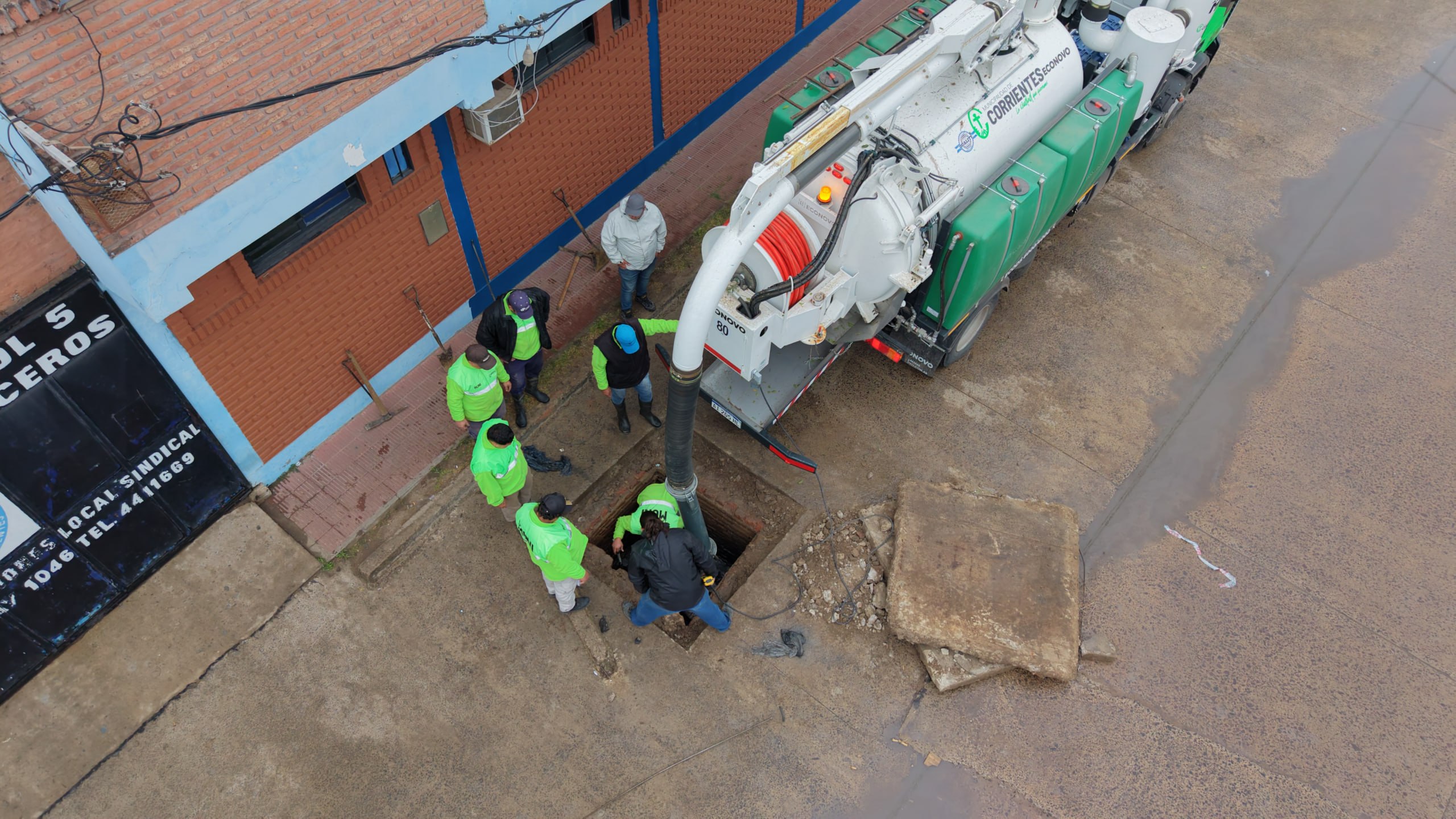 Más prevención: el nuevo desobstructor ya se estrenó  y trabaja en la limpieza de ductos claves