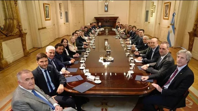 Gobernadores que recibieron en abril adelantos de coparticipación analizan refinanciarlos