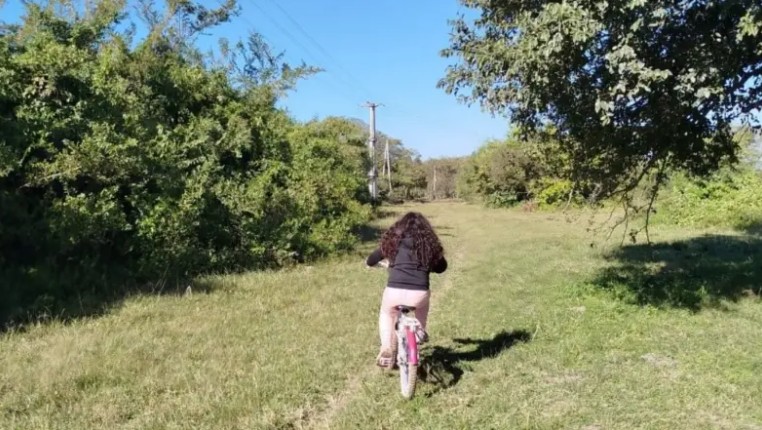 Abren convocatoria nacional para que una niña de 9 años pueda crecer en familia