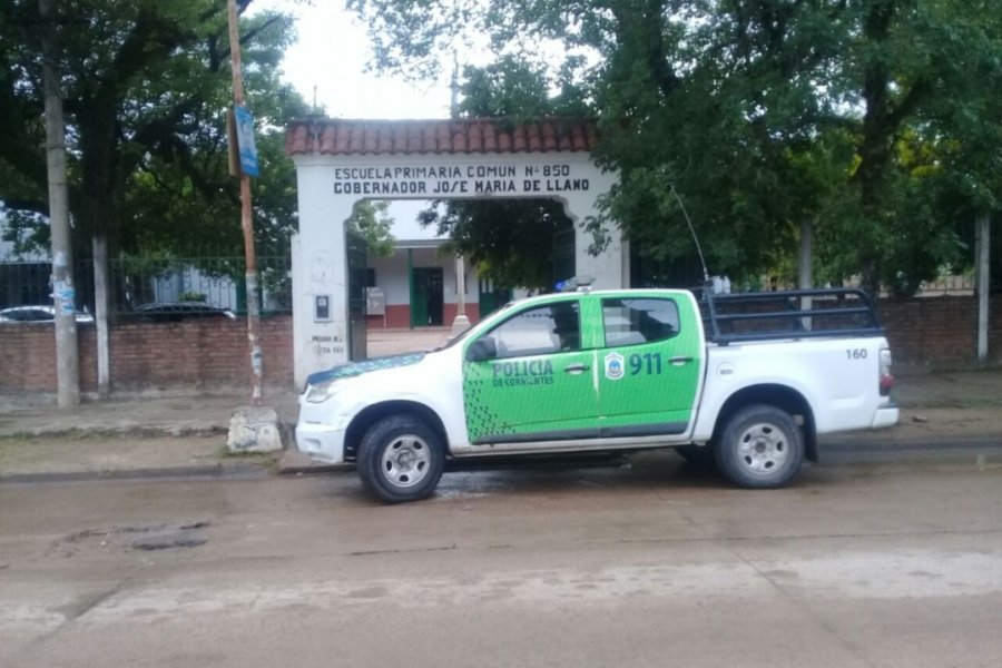 Tutores denuncian riesgo de derrumbe y condiciones insalubres en una escuela de Capital