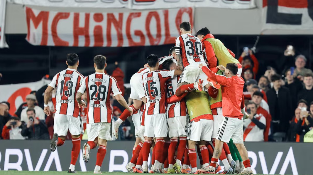 River Plate logró su primer triunfo en el Torneo Clausura: le ganó 2-0 a Argentinos en el Monumental