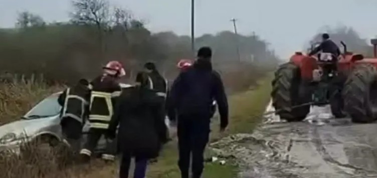 Docentes rurales se salvaron de milagro tras despistar en una ruta de Corrientes