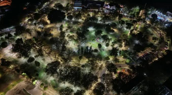 Más juegos, deporte y luz: mejora la infraestructura del parque Mitre