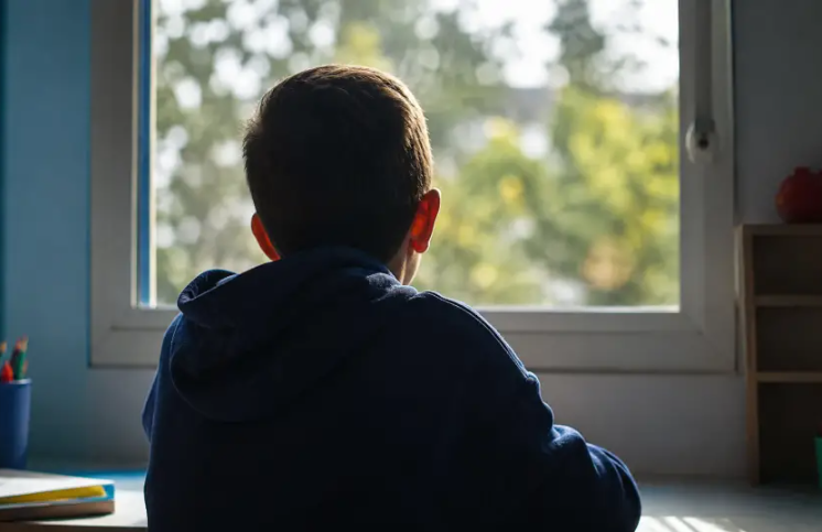 Una familia para acompañar su futuro: tiene 11 años y espera ser adoptado